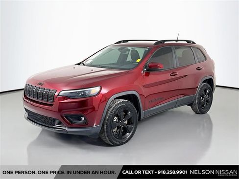 Used 2019 Jeep Cherokee Latitude Plus image 1