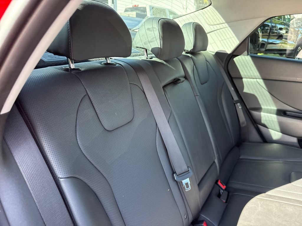 Used 2023 Hyundai Elantra Limited FWD image 26