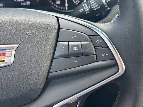 New 2025 Cadillac XT5 Luxury image 23