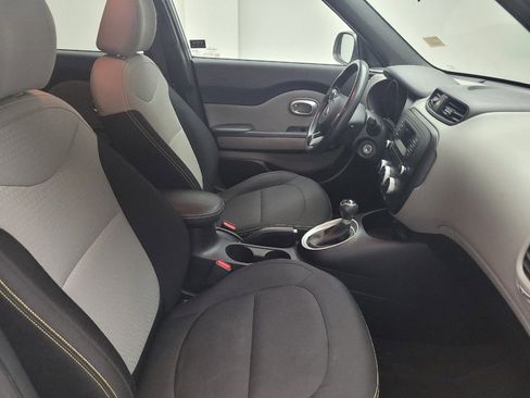Used 2014 Kia Soul + FWD image 21