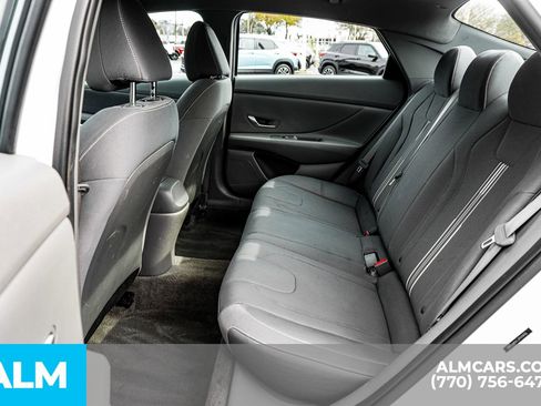 Used 2023 Hyundai Elantra SEL image 22