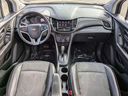 Used 2020 Chevrolet Trax LT w/ LT Convenience Package FWD image 15