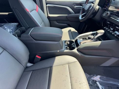 New 2026 Chevrolet Colorado Z71 w/ Midnight Edition AWD/4WD image 7