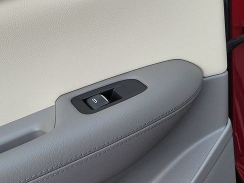 Certified 2024 Cadillac XT5 Premium Luxury FWD image 17