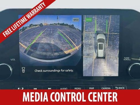 Used 2025 Nissan Pathfinder SL AWD/4WD image 11