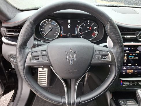Used 2021 Maserati Quattroporte Trofeo image 19