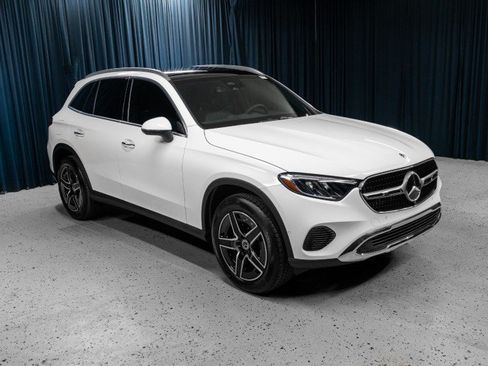 Certified 2026 Mercedes-Benz GLC 300 image 3
