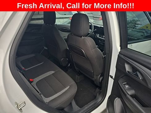 Used 2025 Chevrolet TrailBlazer LT AWD/4WD image 17