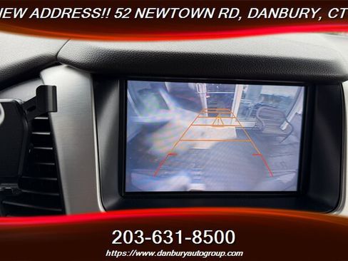 Used 2016 GMC Yukon SLT w/ Open Road Package RWD image 21