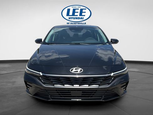 New 2026 Hyundai Elantra Limited FWD image 2