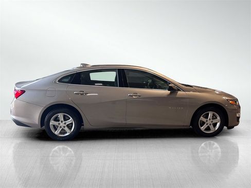 Used 2024 Chevrolet Malibu LT image 4