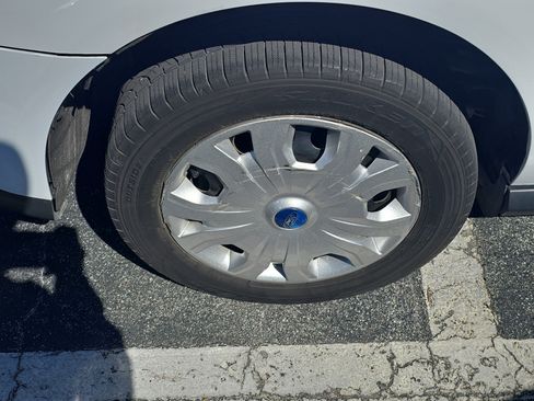 Used 2019 Ford Transit Connect XLT w/ Driver-Assist Package image 9