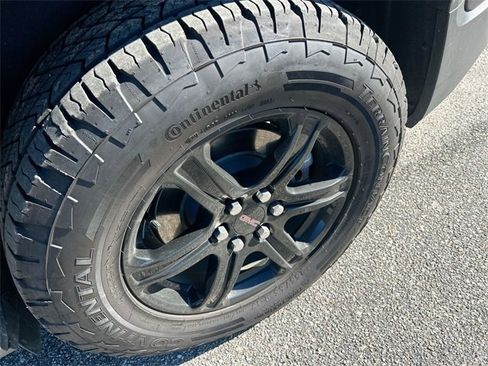 Used 2023 GMC Acadia AT4 w/ Technology Package image 14