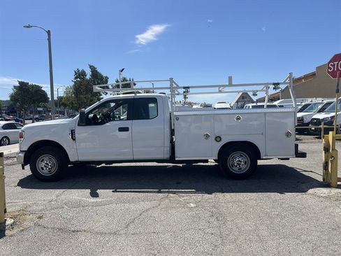 Used 2020 Ford F350 XL w/ Power Equipment Group image 4
