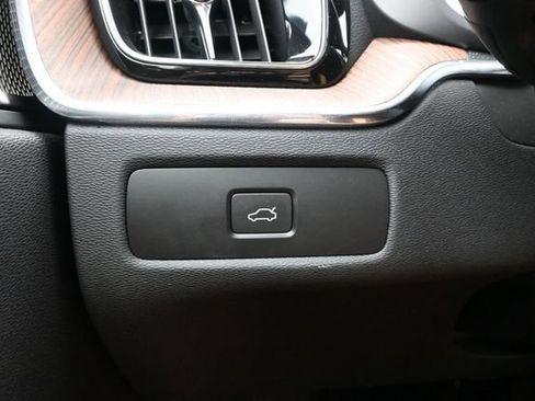Used 2023 Volvo XC60 B5 Ultimate w/ Climate Package AWD/4WD image 29