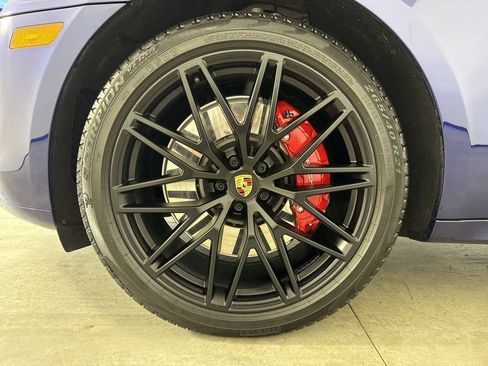 Certified 2025 Porsche Macan GTS AWD/4WD image 13