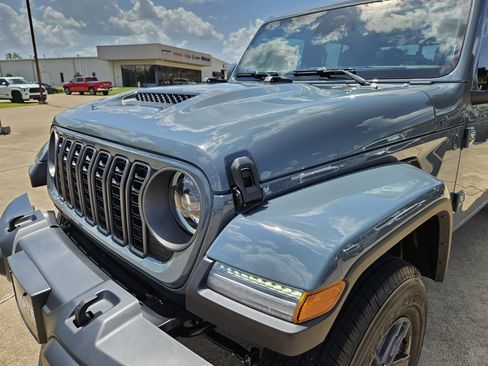New 2026 Jeep Gladiator Sport AWD/4WD image 10