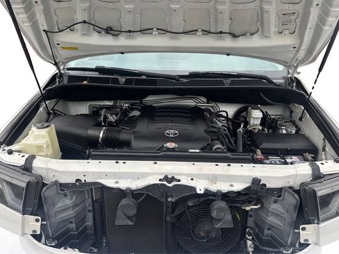 Used 2019 Toyota Sequoia SR5 AWD/4WD image 25