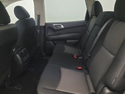 Used 2019 Nissan Pathfinder S AWD/4WD image 18