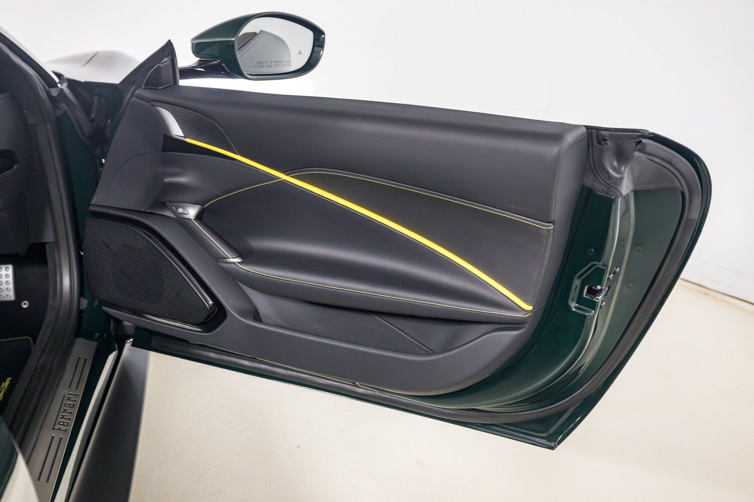 Used 2025 Ferrari Roma Spider RWD image 32