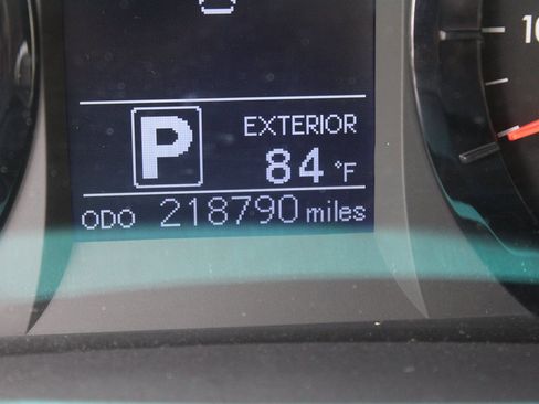 Used 2015 Toyota Sienna LE image 10