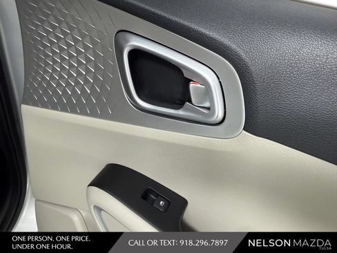 Used 2020 Kia Soul LX FWD image 38
