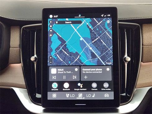 New 2026 Volvo XC90 B6 Plus w/ Protection Package Premier image 17