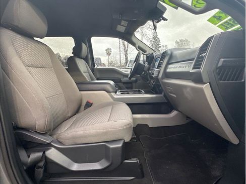 Used 2022 Ford F250 XLT w/ Black Appearance Package image 11