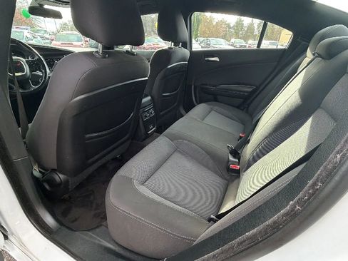 Used 2018 Dodge Charger SXT w/ Blacktop Package image 9