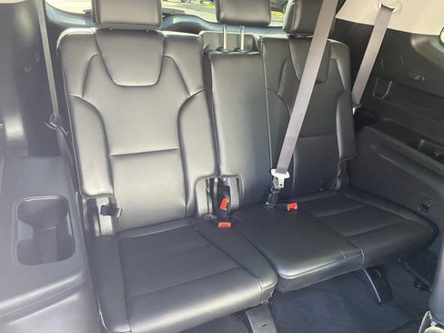 Used 2025 Kia Telluride S image 12