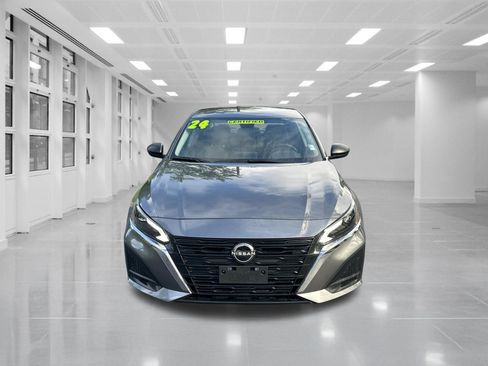 Used 2024 Nissan Altima 2.5 SV FWD image 2