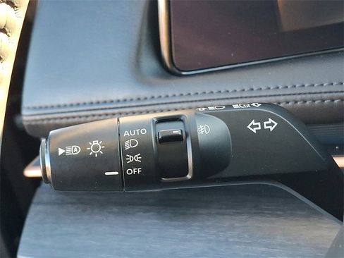 Used 2024 Nissan Ariya FWD image 27