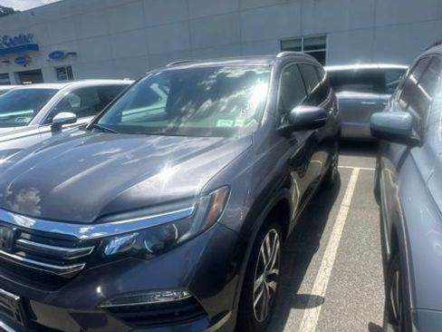 Used 2017 Honda Pilot Elite image 2