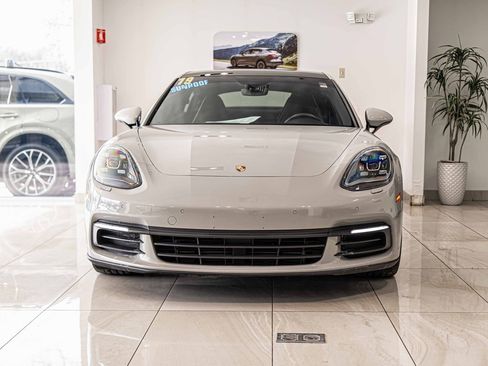 Used 2019 Porsche Panamera image 2