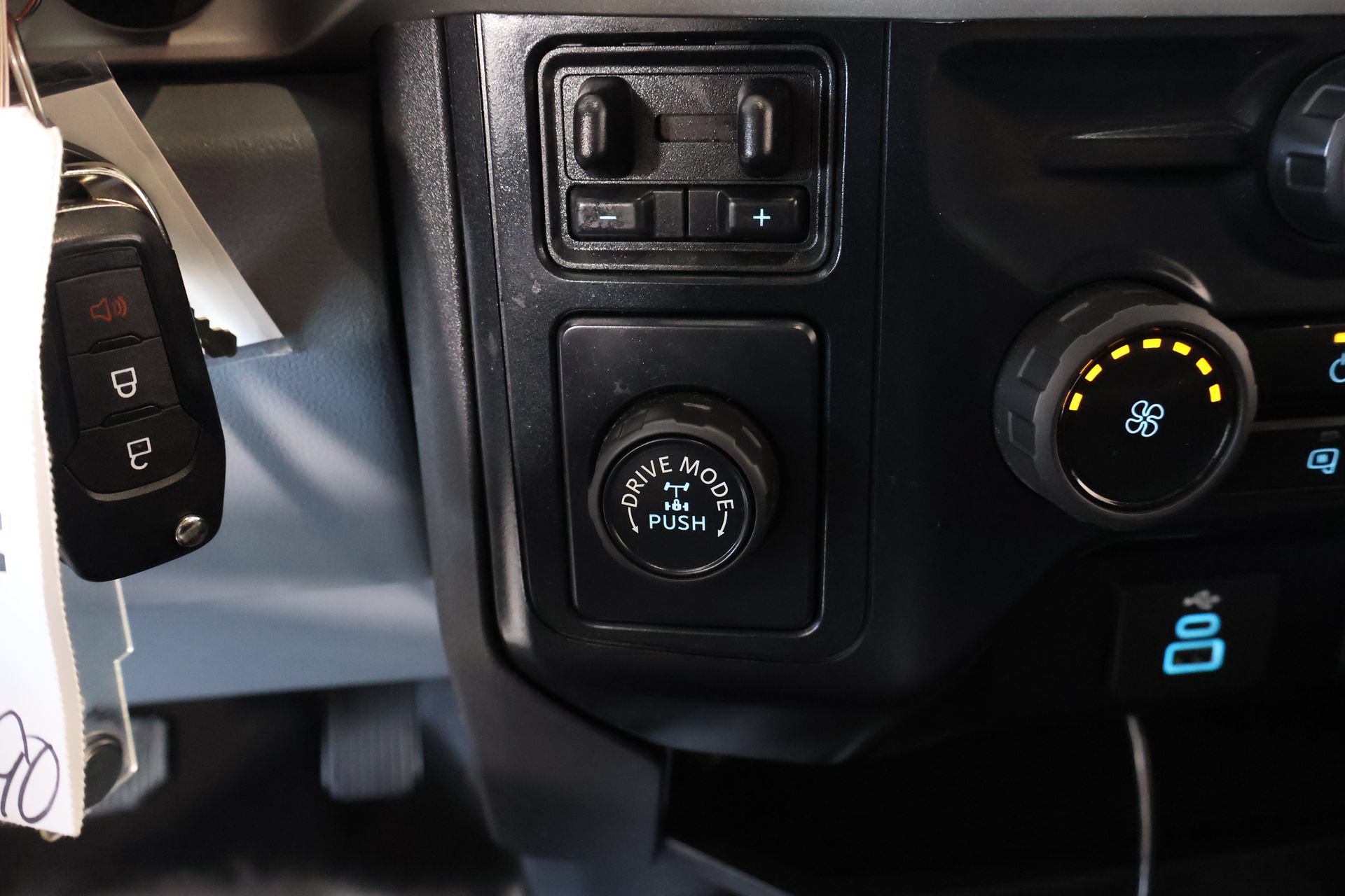Used 2024 Ford F250 XL w/ XL Chrome Package RWD image 7