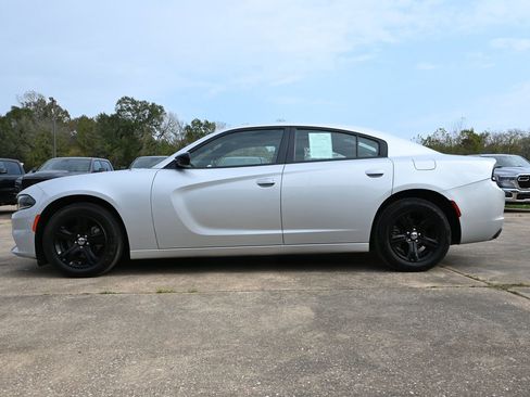 Used 2023 Dodge Charger SXT image 3