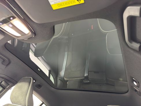 Used 2023 Volvo C40 P8 Recharge Ultimate image 11