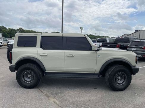 Used 2025 Ford Bronco Outer Banks w/ Sasquatch Package AWD/4WD image 2