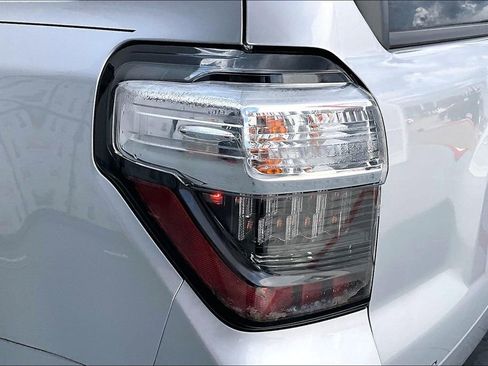 Used 2019 Toyota 4Runner SR5 Premium RWD image 21