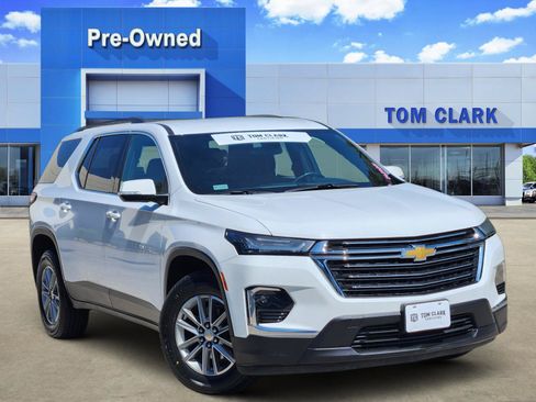 Used 2023 Chevrolet Traverse LT FWD image 1