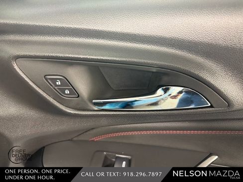 Used 2025 Chevrolet Trax RS w/ Driver Confidence Package FWD image 45
