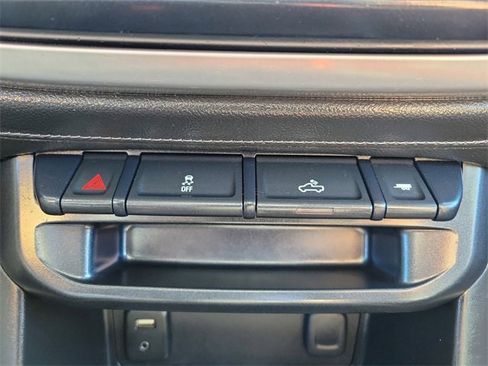 Used 2016 GMC Canyon SLE image 27