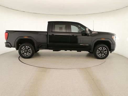 Used 2022 GMC Sierra 2500 AT4 w/ AT4 Premium Plus Package AWD/4WD image 8
