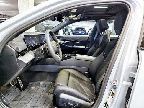 Used 2025 BMW 530i xDrive w/ M Sport Package image 24