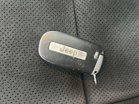 Used 2014 Jeep Grand Cherokee SRT8 w/ Luxury Group II image 33