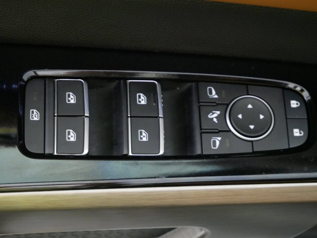 Used 2025 Nissan Pathfinder Platinum w/ Cargo Package AWD/4WD image 21