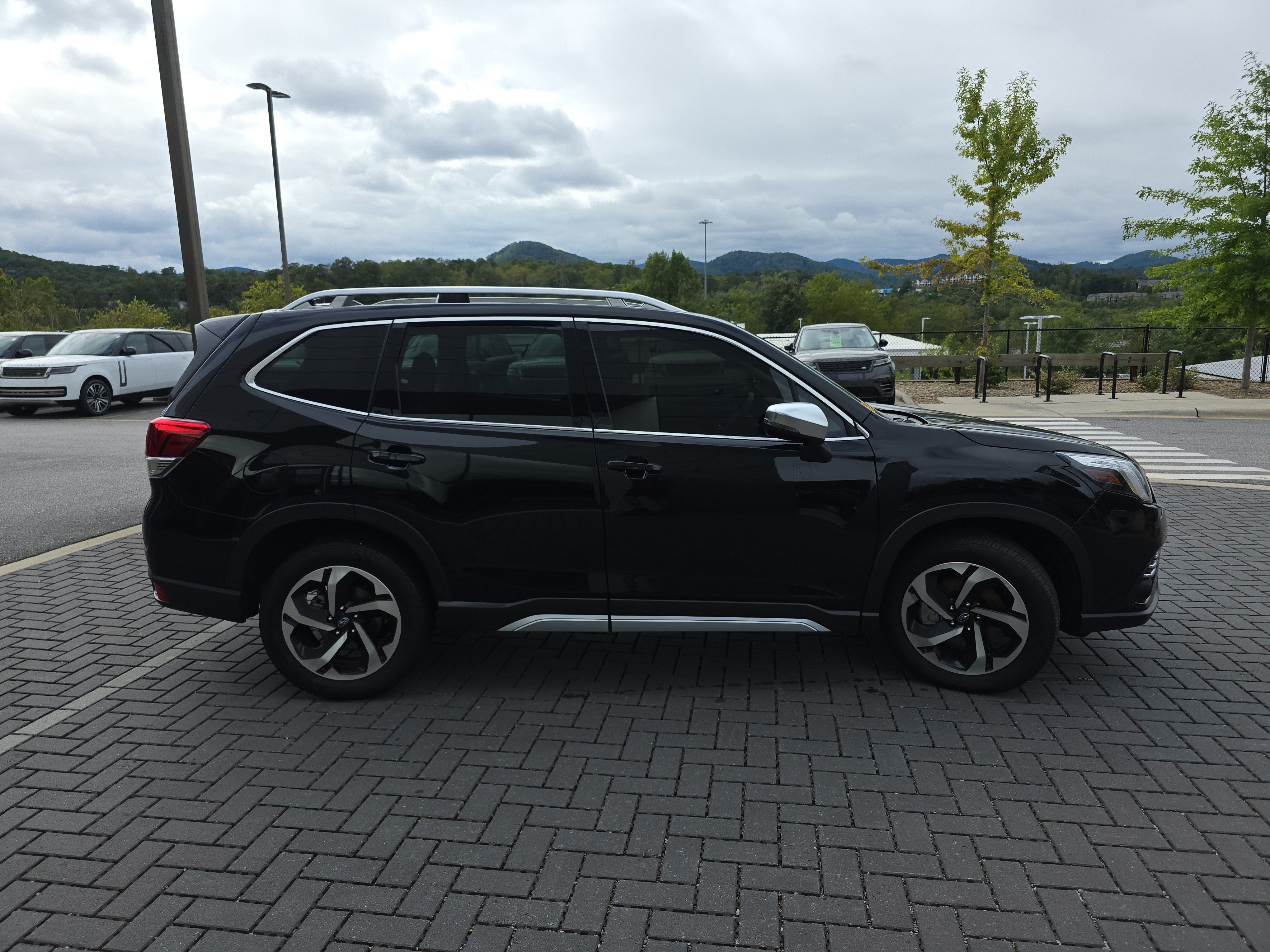 Used 2024 Subaru Forester Touring AWD/4WD image 4