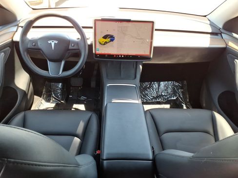 Used 2023 Tesla Model Y AWD image 24