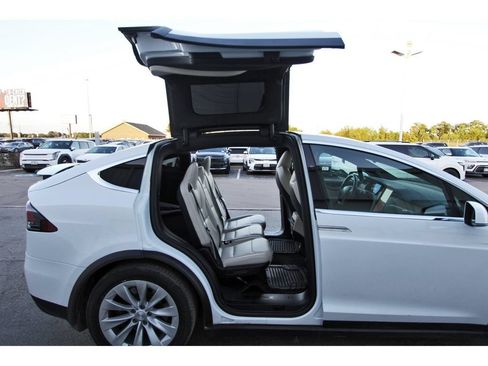 Used 2020 Tesla Model X Long Range AWD/4WD image 28