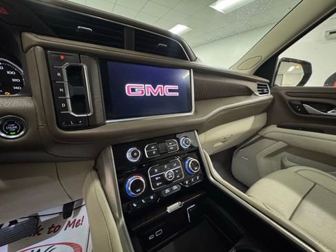 Used 2021 GMC Yukon Denali w/ Denali Premium Package image 16